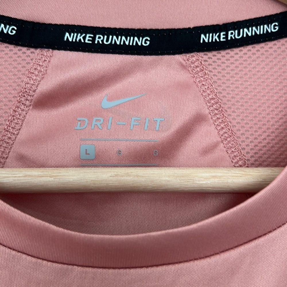 Nike tee - Picture 3 of 3